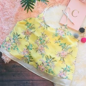 🎀 SALE! Gently used floral top